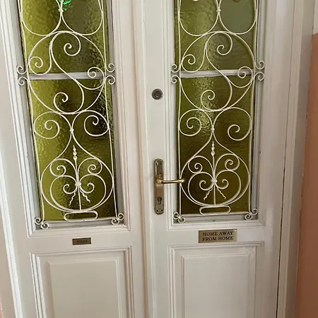 Away From Apartment- Center - Longer Term Rates Available * Pula