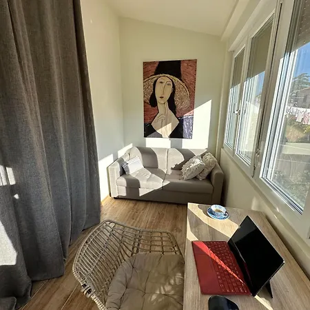 Apartment Away From Apartment- Center - Longer Term Rates Available Pula